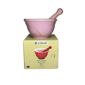 Le Creuset Mortar and Pestle Satin Pink 16 oz Rare